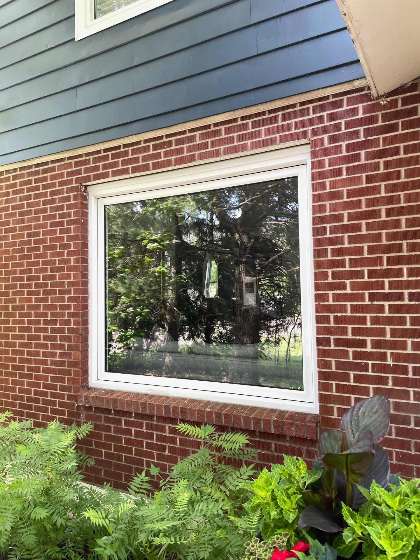 Beautifully maintained home after exterior cleaning by Shine Works in Barrie